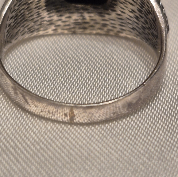 Sterling Silver Black Onyx Filigree Ring - Picture 4 of 7